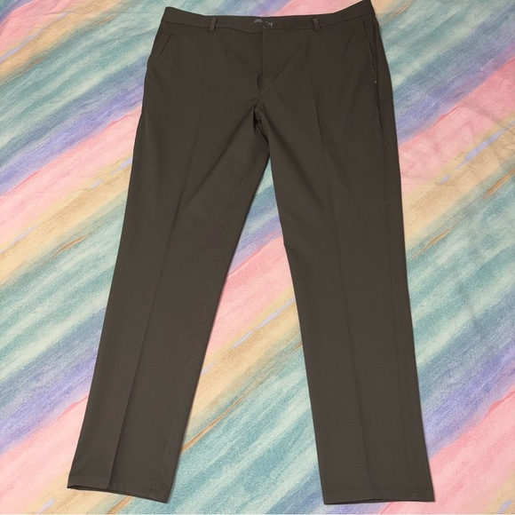 Vuori Cascade Tech Chino Pant Men's Chino Pants Dark Oregano size 38 - Picture 5 of 11